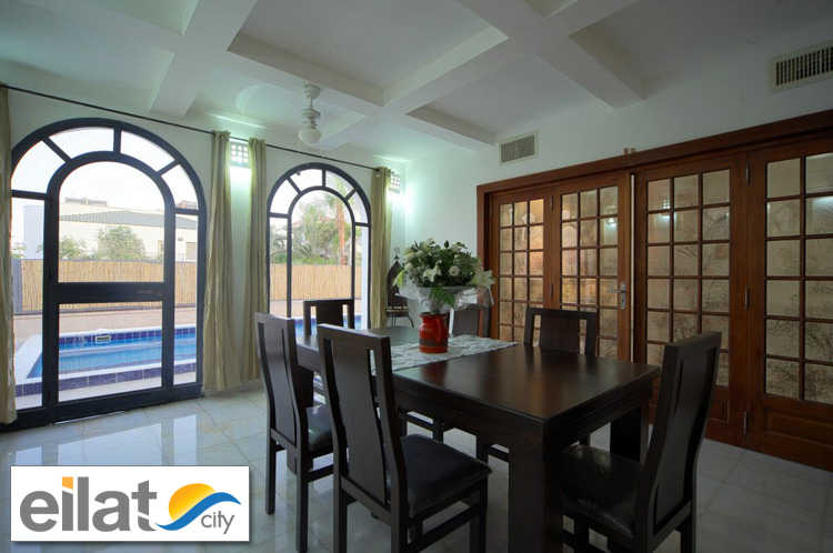 וילה סנדרה אילת - פינת אוכל לשישה אנשים