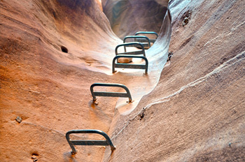 הקניון האדום אילת - נקודות אחיזה בקירות הקניון