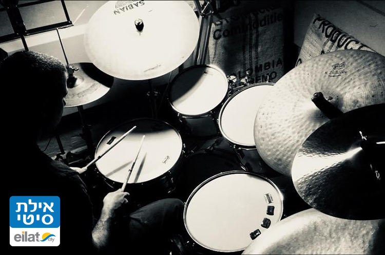מורה לתופים - עומרי אלון אילת