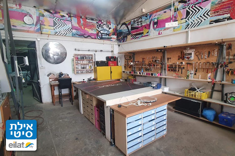 חלל עבודה מרכזי בג'ומה