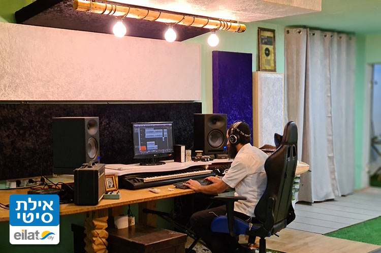 אולפן הקלטות 770 FM אילת