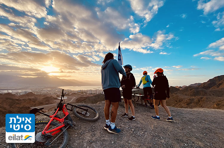 קבוצות לכל הרמות, לכל הגילאים ברחבי המדבר