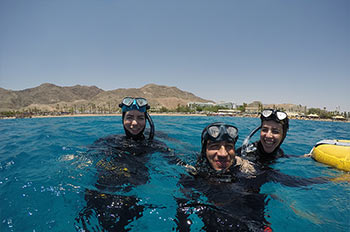 צלילה חופשית ברחבי המפרץ