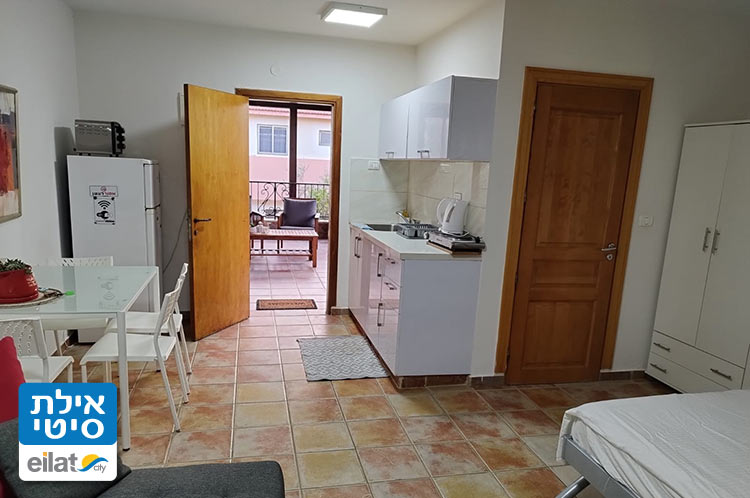 חדרים אינטמים, נקים ומזמינים