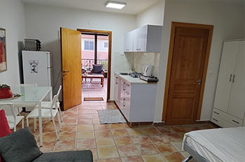 חדרים אינטמים, נקים ומזמינים