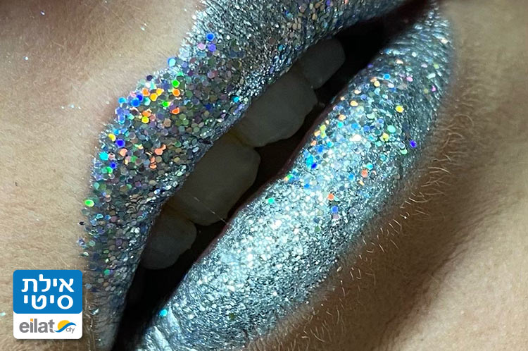 איפור בצבעים מיוחדים בהתאמה לעור הפנים