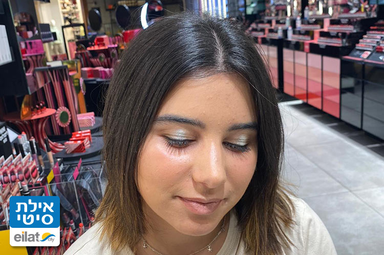 הדגשה טבעית, איפור עדין ביד מקצועית