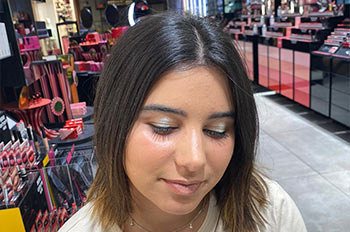 הדגשה טבעית, איפור עדין ביד מקצועית