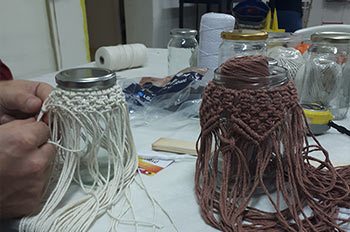 חוגי מקרמה וסדנאות