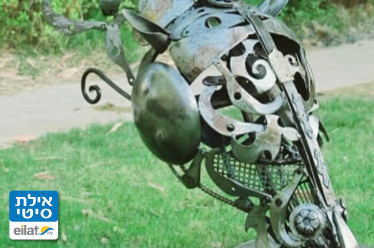 פסלי ראשי חיות, סוסים ועוד