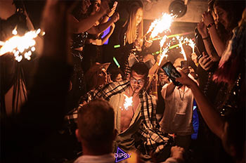 לבלות עד אור הבוקר