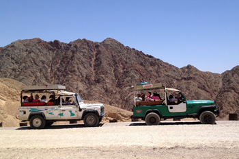 Hashmal Al HaGal - jeeps