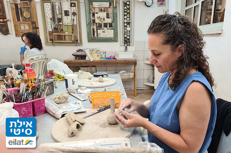 פעילות יצירתית מבוגרים, ילדים, קרמיקה, ציור ועוד