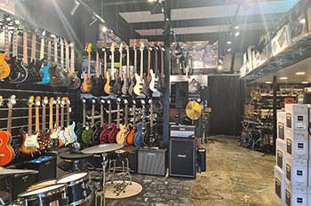 מוסיקה, כלי נגינה, אביזרים ועוד