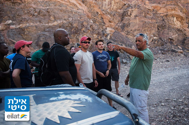 חולית - הדרכה, פעילות וגיבוש במדבר