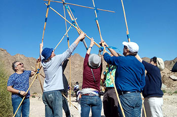 פעילות גיבוש עם חולית