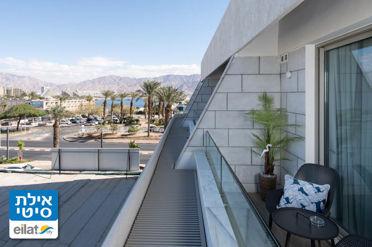 מרפסת נעימה