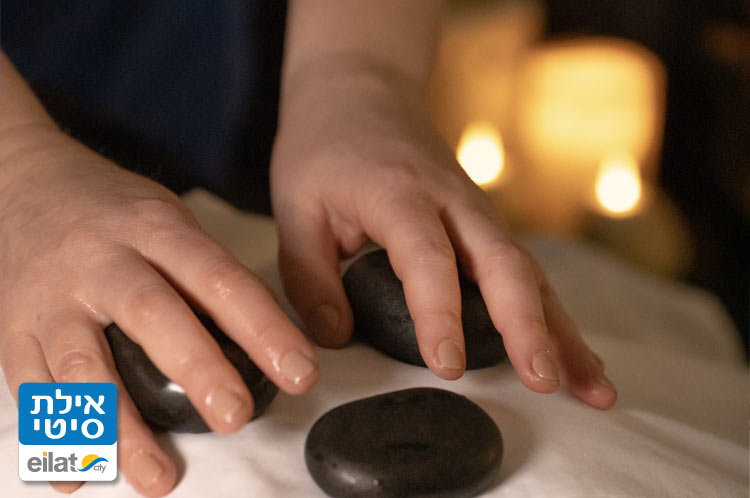 טיפול באבנים חמות עם לב אסאולנקו