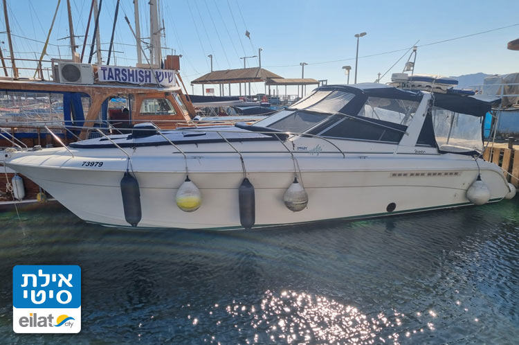 יאכטה מנועית מפנקת לאירוח אקסלוסיבי