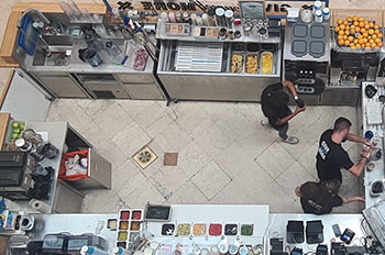 בי-פרש (קניון מול הים)