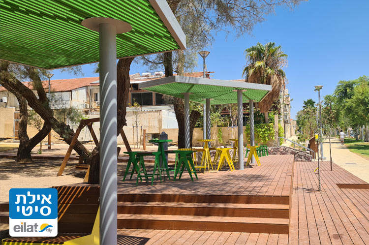 מתחמי ישיבה מוצלים בפארק לב השדרה