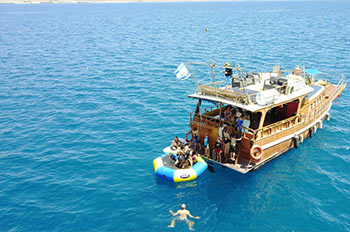 יאכטה תרשיש - לשוט בים האדום