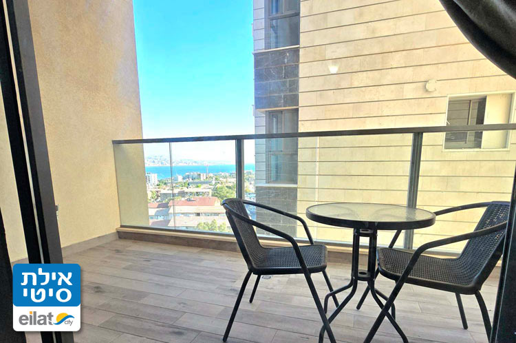 נוף חלומי אל המדבר והמפרץ