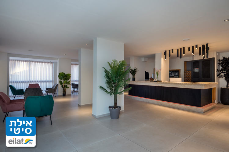 לובי מרווח ומפנק