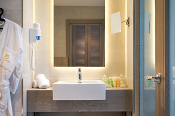 חדר אמבט - מלון אסטרל וילג' אילת