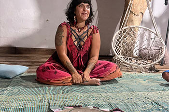 יוגה, מדיטציה והנחיית קבוצות המחברת בין רוח לגוף