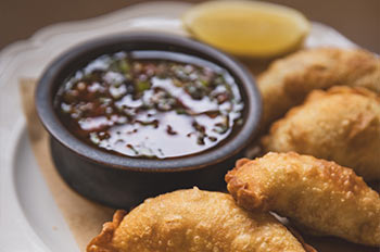 צ׳יבורק לוקוס כיסון ממלוא דג קצוץ עם תטבילה