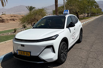 מורה לנהיגה אביחי ביטון