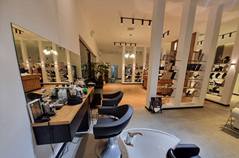 מספרה נעימה ומרווחת בלב אזור התעשייה