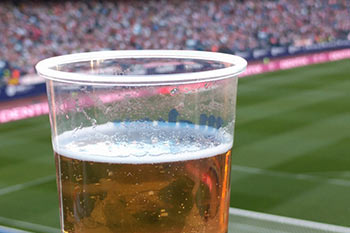 צהריים של בירה ובשר - מפגש קולינרי חגיגי