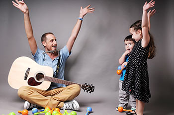 מפוחית וגיטרה עם יואב - פעילות לקטנטנים