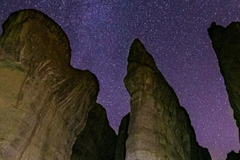 סיור כוכבים למרגלות עמודי שלמה בפארק תמנע