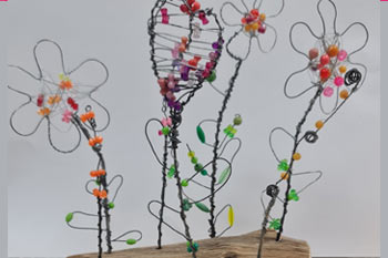 "חוט ופרח" - סדנה חוויתית של פיסול בחוטי ברזל