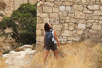 נשים אילתיות מטיילות ביחד