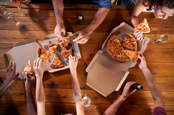 Timna By Night - ערב פיצות בקפה תמנע