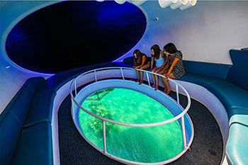 סיור בסירת זכוכית לכל המשפחה