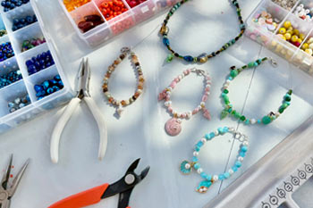 "צמיד בסטייל" - סדנת תכשיטנות יצירתית