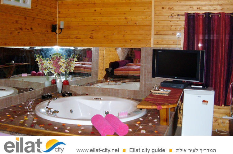 בר במדבר מושב חצבה - חדרי אירוח לזוגות ומשפחות בחצבה