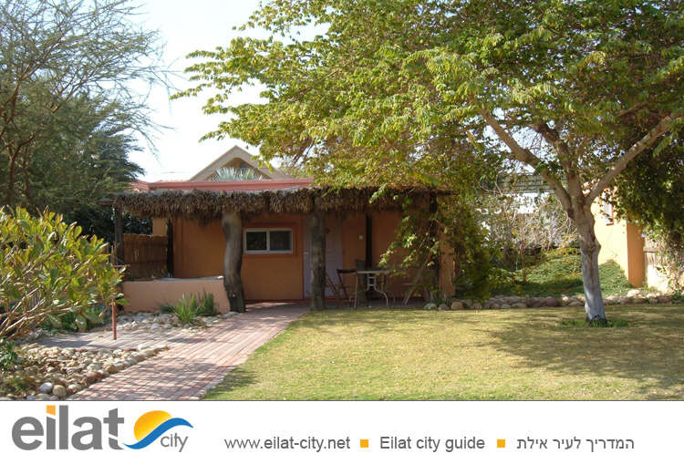 דומלה מושב עידן - צימרים בסגנון אפריקאי