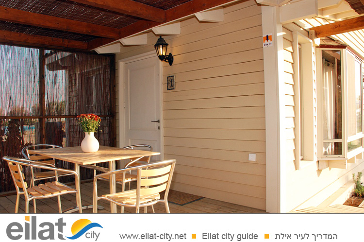 הבקתות של קלם מושב פארן - אירוח רומנטי בפארן